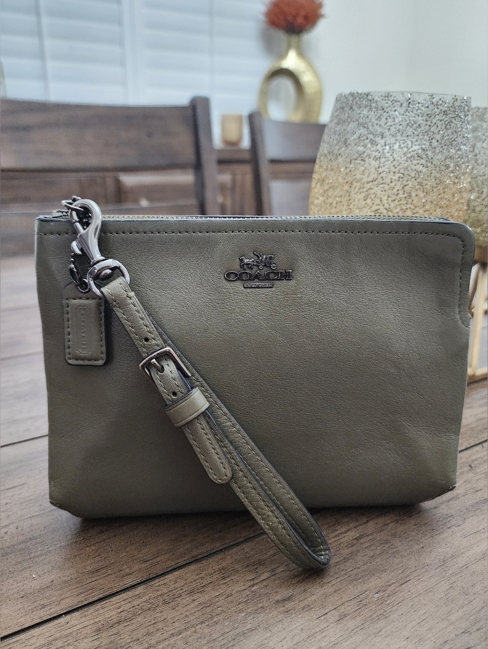 Coach Olive Green Leather Wristlet/clutch W Black Hardware